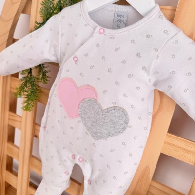 Macacão Trape Zape - Dois corações - Branco e Rosa